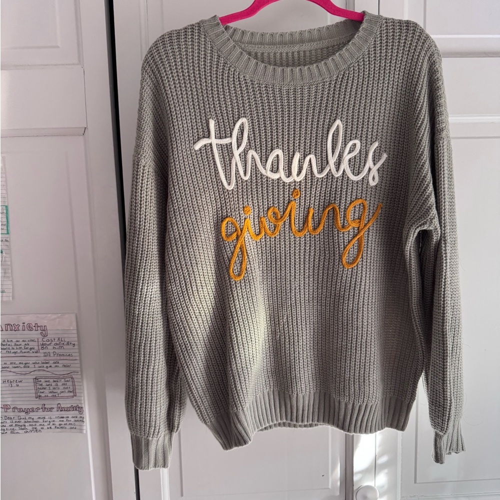 Women's Gray Crew Neck Sweater with Thanksgiving Design